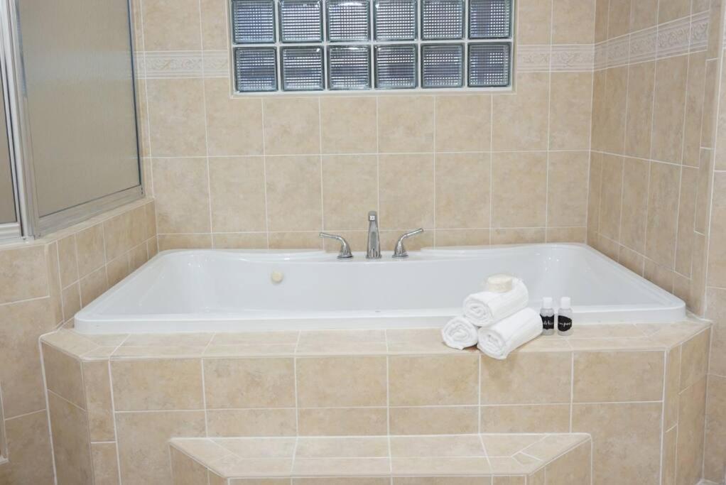 New Luxury Vacation Dream Rental- Sleeps 15! ไมอามี ภายนอก รูปภาพ