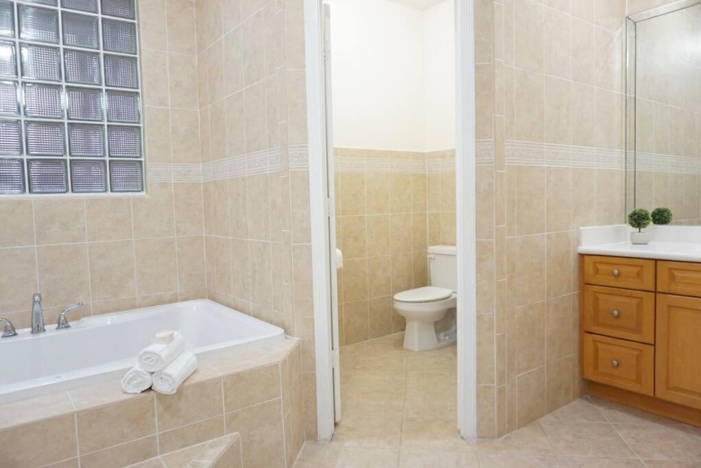 New Luxury Vacation Dream Rental- Sleeps 15! ไมอามี ภายนอก รูปภาพ