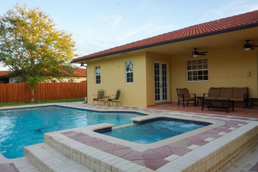 New Luxury Vacation Dream Rental- Sleeps 15! ไมอามี ภายนอก รูปภาพ